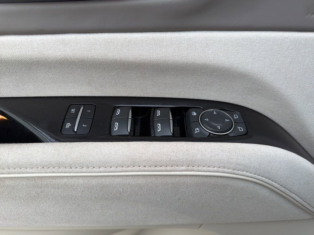 Used 2022 Cadillac Escalade Premium Luxury Platinum w/ Heavy-Duty Trailer Package image 31