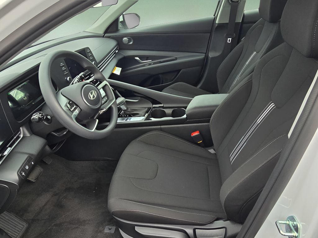 New 2026 Hyundai Elantra Hybrid FWD image 12
