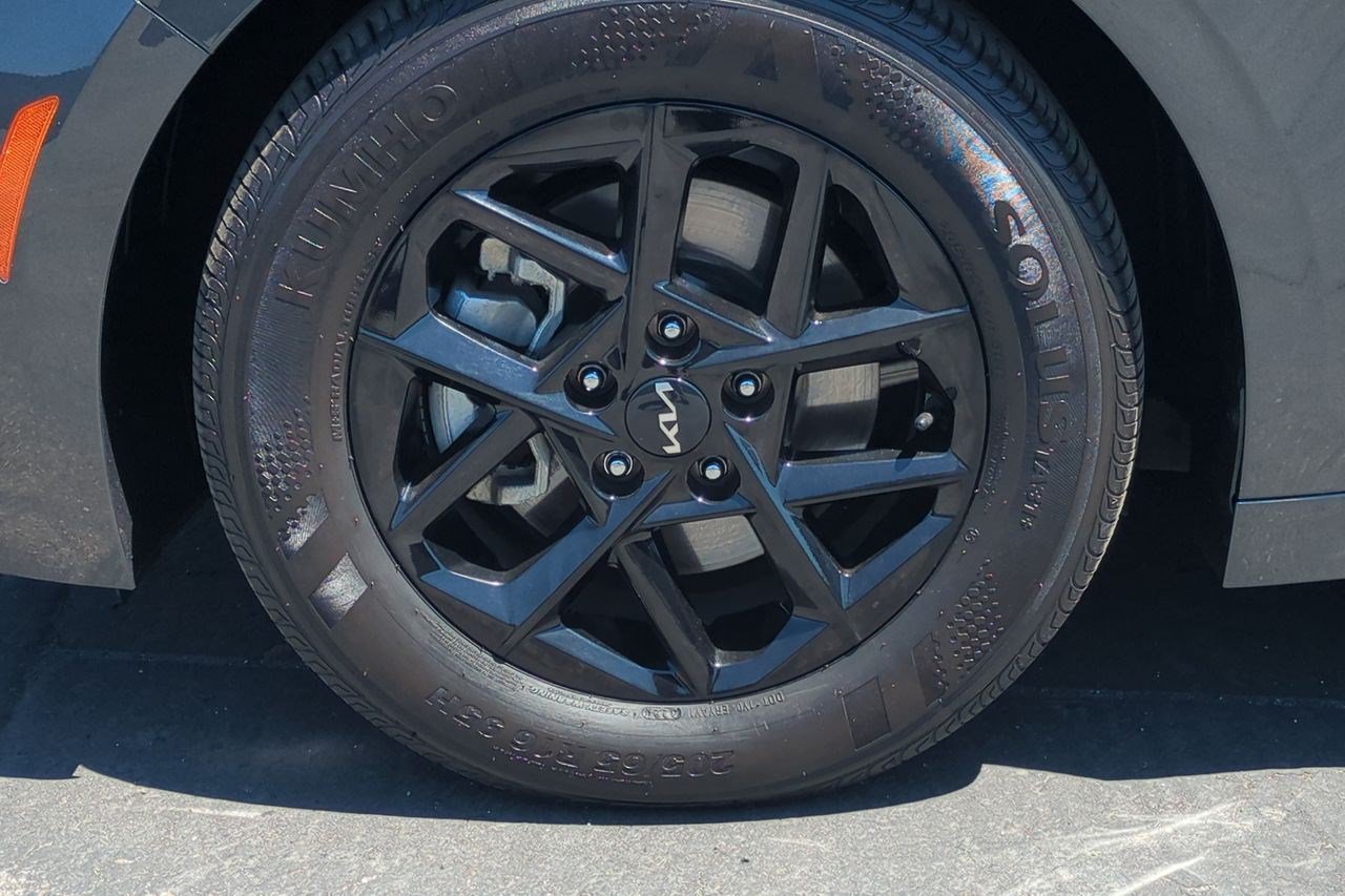 Certified 2025 Kia K5 LXS FWD image 26