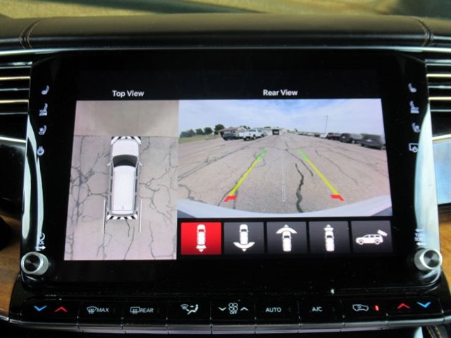Used 2024 Jeep Grand Wagoneer L Series III AWD/4WD image 27