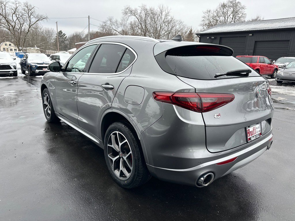 Used 2021 Alfa Romeo Stelvio Ti image 6