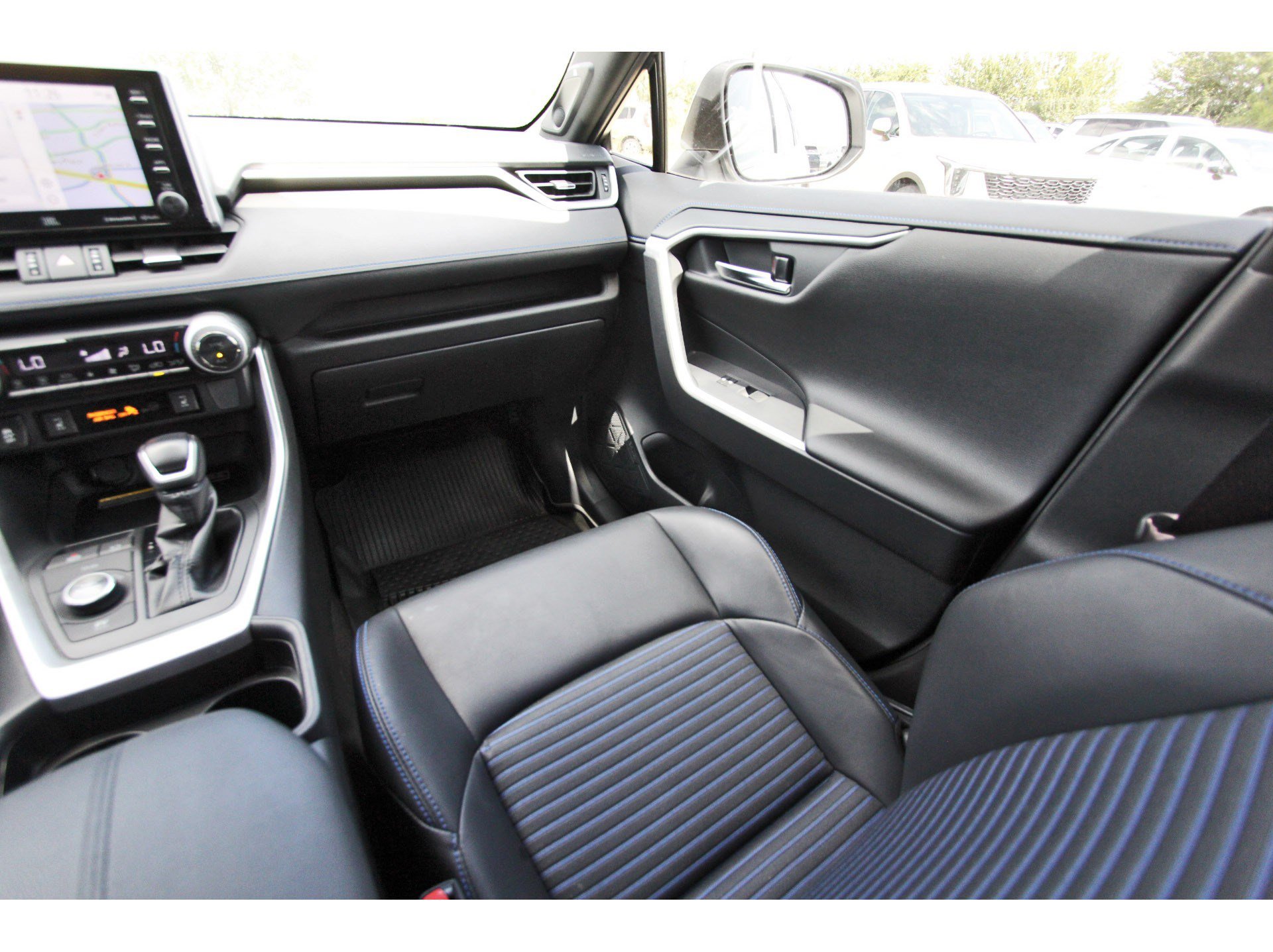 Used 2019 Toyota RAV4 XSE AWD/4WD image 11