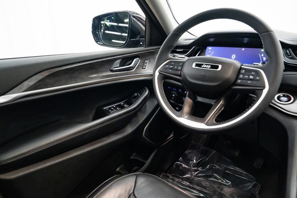Used 2022 Jeep Grand Cherokee Limited 4xe w/ Luxury Tech Group II AWD/4WD image 12