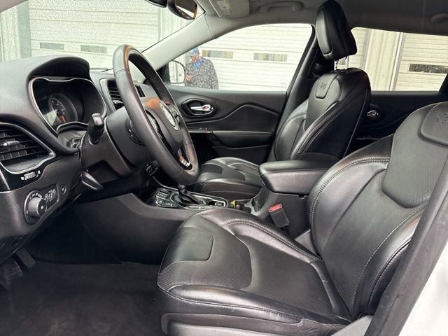 Used 2023 Jeep Cherokee Altitude Lux image 27