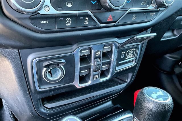 Used 2021 Jeep Wrangler Unlimited Sahara AWD/4WD image 15