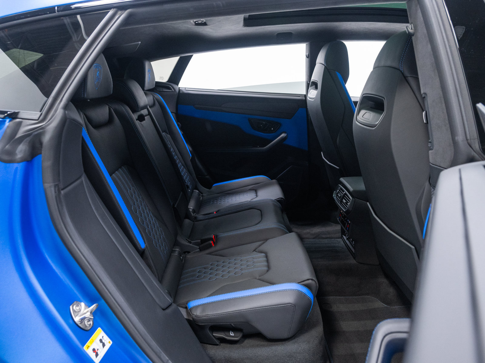 Used 2025 Lamborghini Urus SE AWD/4WD image 71