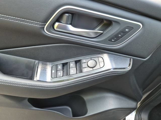 New 2026 Nissan Rogue Platinum AWD/4WD image 19