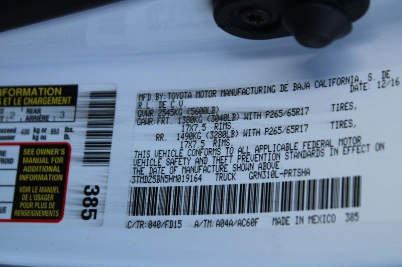 Used 2017 Toyota Tacoma TRD Off-Road image 17
