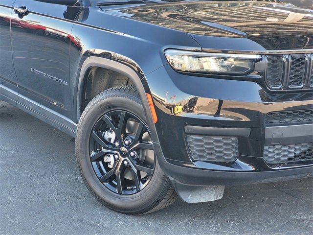 Certified 2024 Jeep Grand Cherokee L Laredo image 3