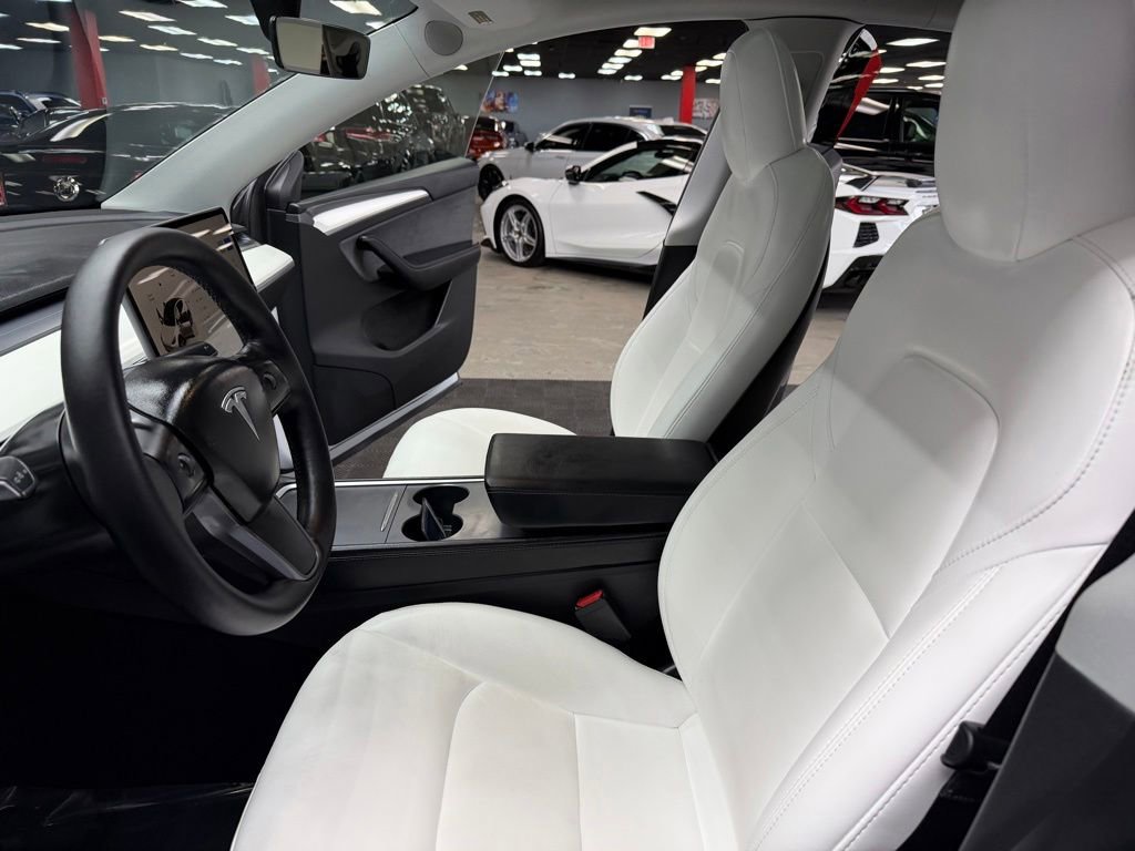 Used 2022 Tesla Model Y Long Range AWD/4WD image 31