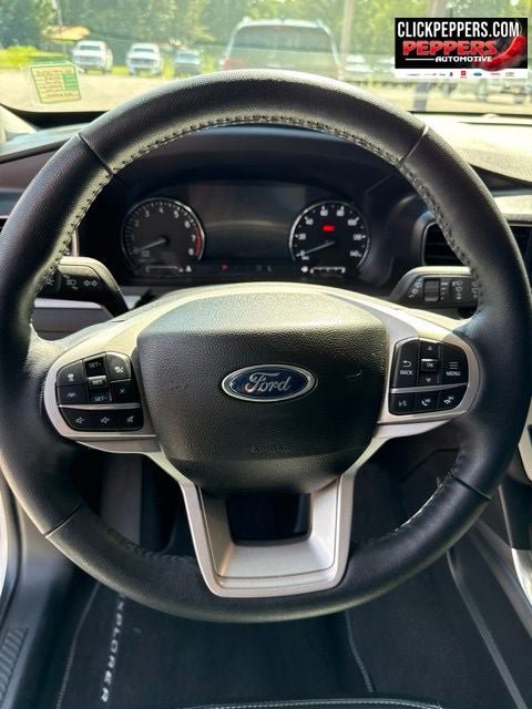 Used 2023 Ford Explorer XLT w/ Equipment Group 202A RWD image 9
