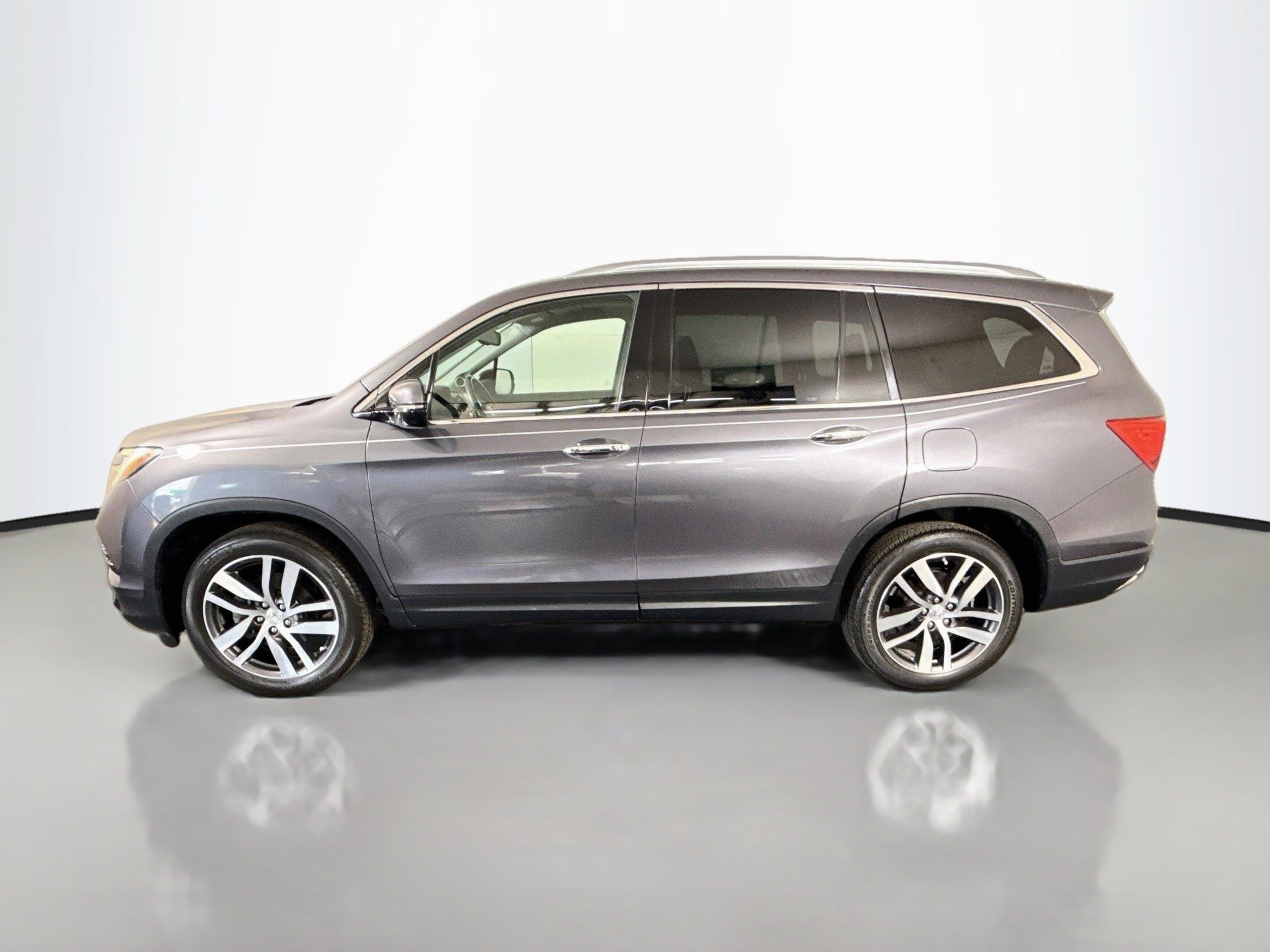 Used 2018 Honda Pilot Elite image 6