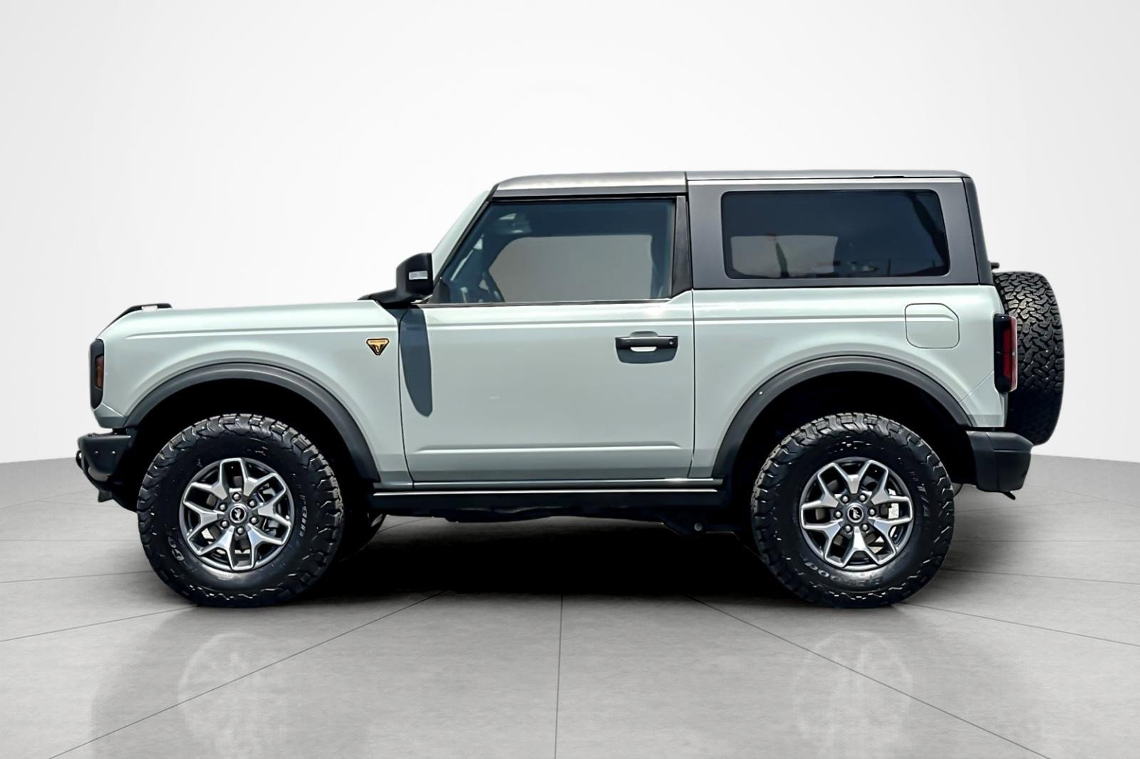 Used 2021 Ford Bronco Badlands image 2