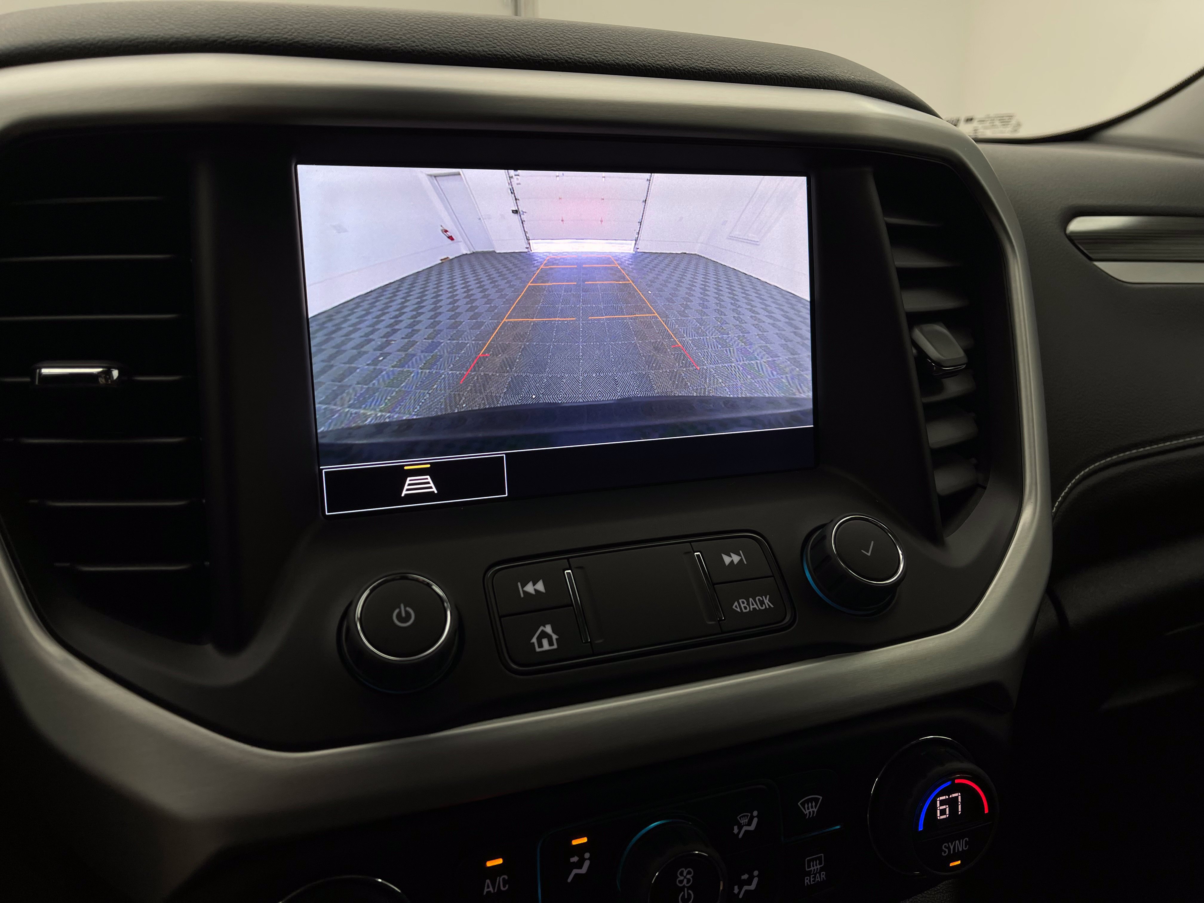 Used 2023 GMC Acadia SLT FWD image 4
