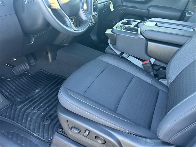 Used 2025 Chevrolet Silverado 2500 Custom w/ Custom Value Package image 11