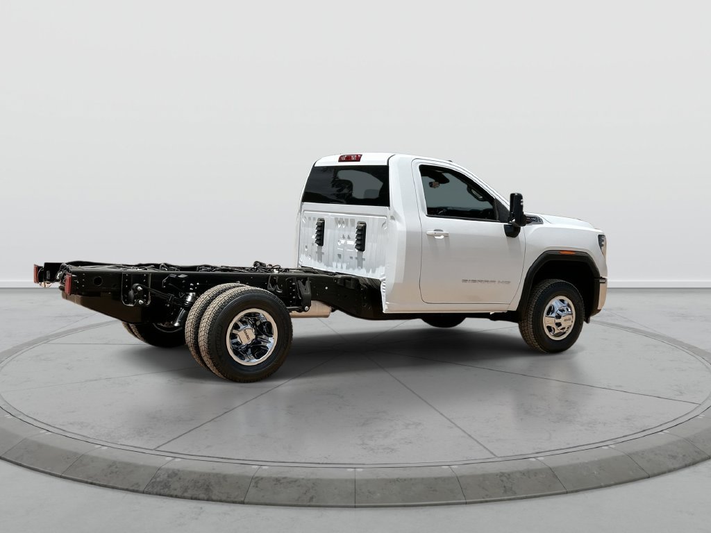 New 2026 GMC Sierra 3500 SLE w/ SLE Convenience Package RWD image 8