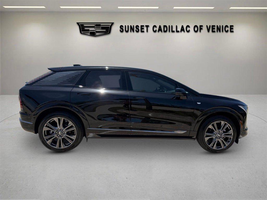 New 2026 Cadillac Optiq Sport 2 w/ LPO, Floor Liner Package AWD/4WD image 2