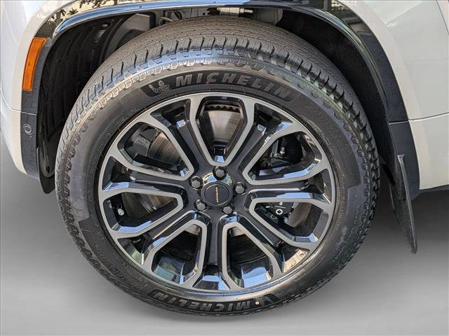 New 2026 Land Rover Defender 110 OCTA image 9