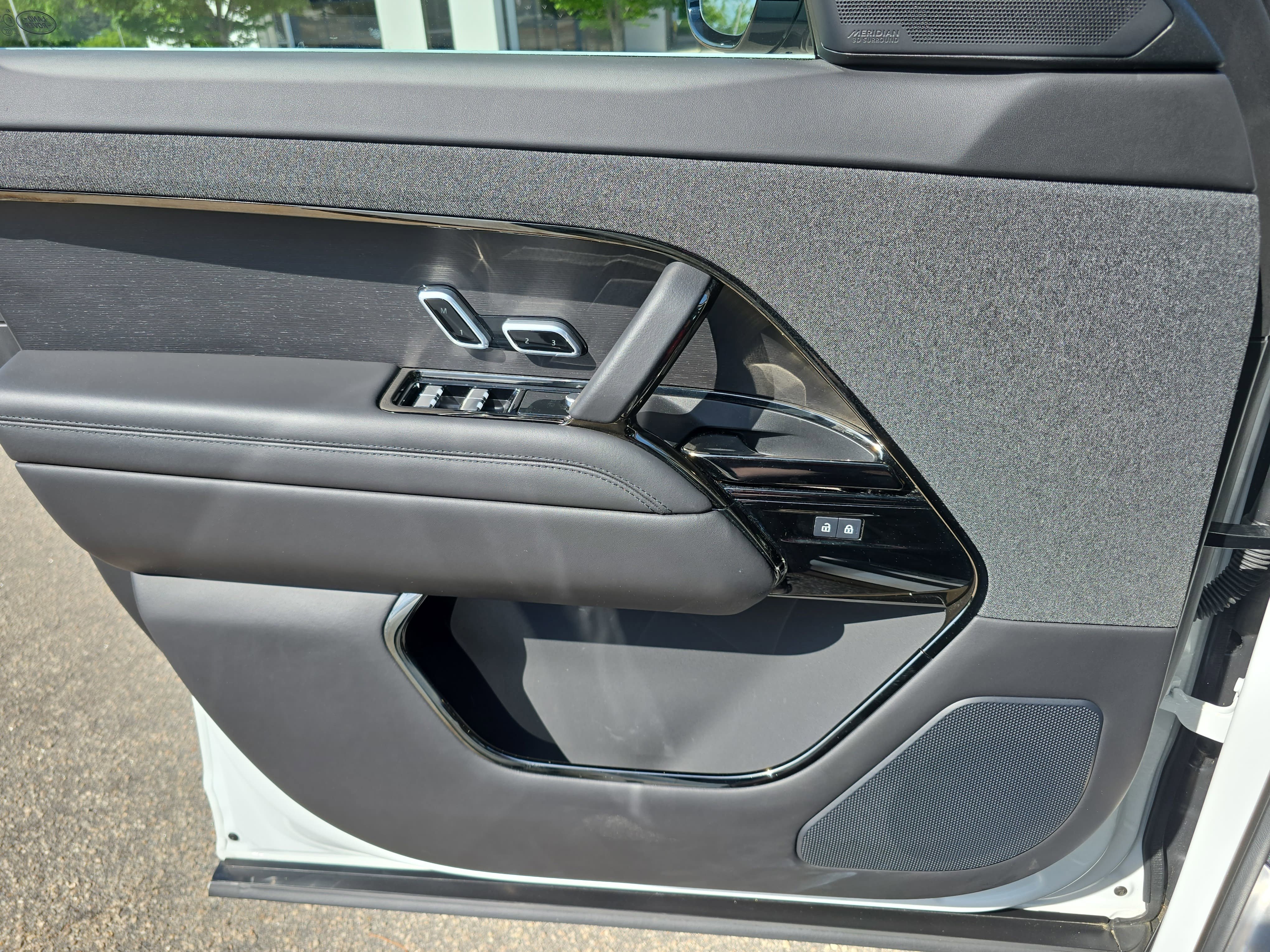 Certified 2025 Land Rover Range Rover Sport Dynamic SE image 27