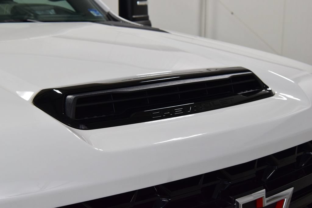 Used 2024 Chevrolet Silverado 2500 ZR2 w/ Technology Package AWD/4WD image 14