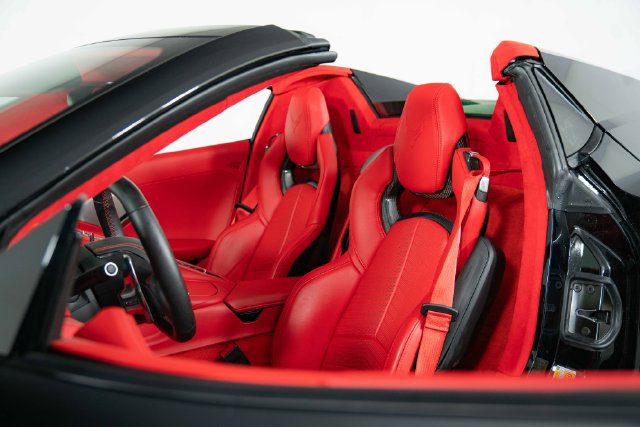 Used 2025 Chevrolet Corvette Stingray Premium Conv w/ Z51 Performance Package RWD image 15
