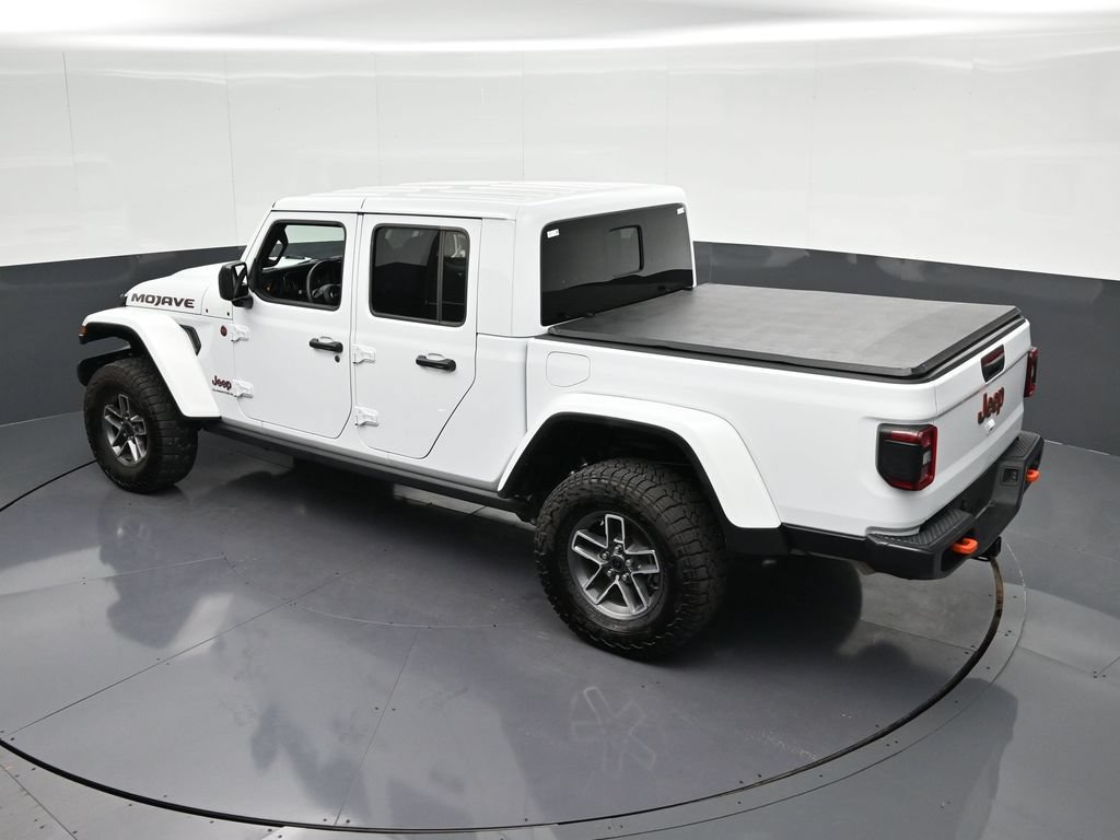 Used 2025 Jeep Gladiator Mojave w/ Convenience Group AWD/4WD image 19