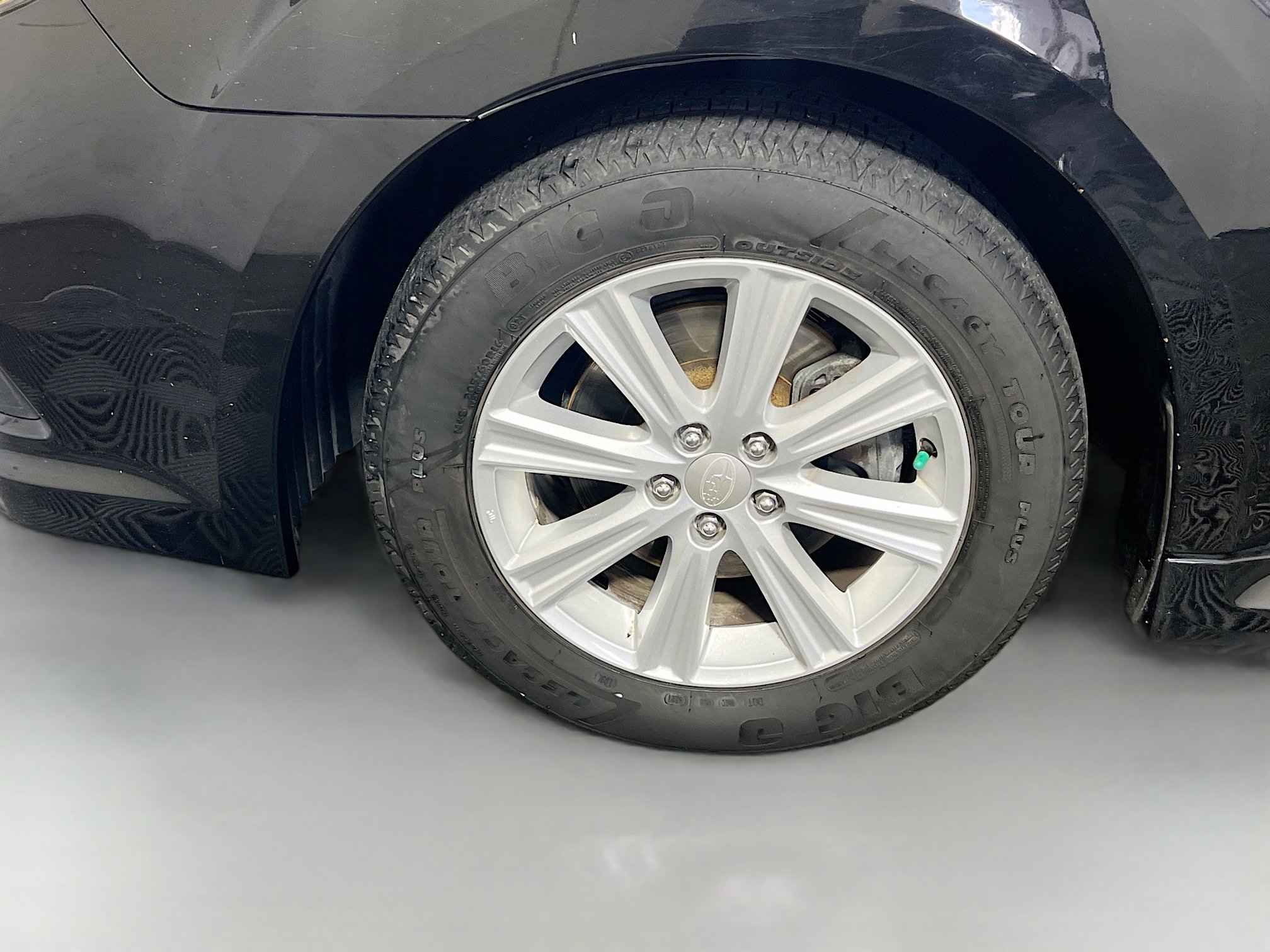 Used 2010 Subaru Legacy 2.5i Premium image 13