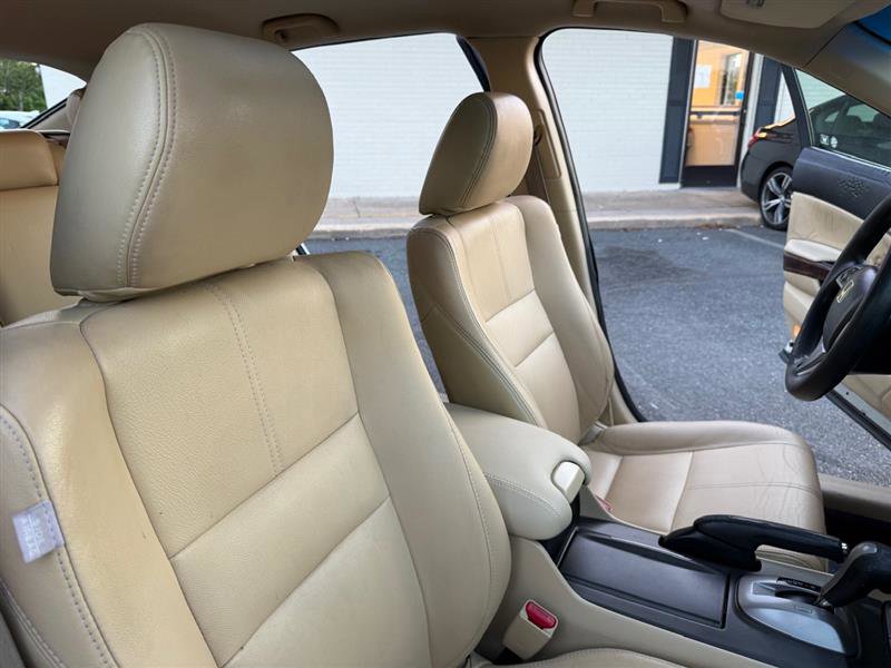 Used 2011 Honda Crosstour EX image 16