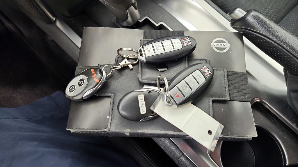 Used 2011 Nissan GT-R Premium AWD/4WD image 52