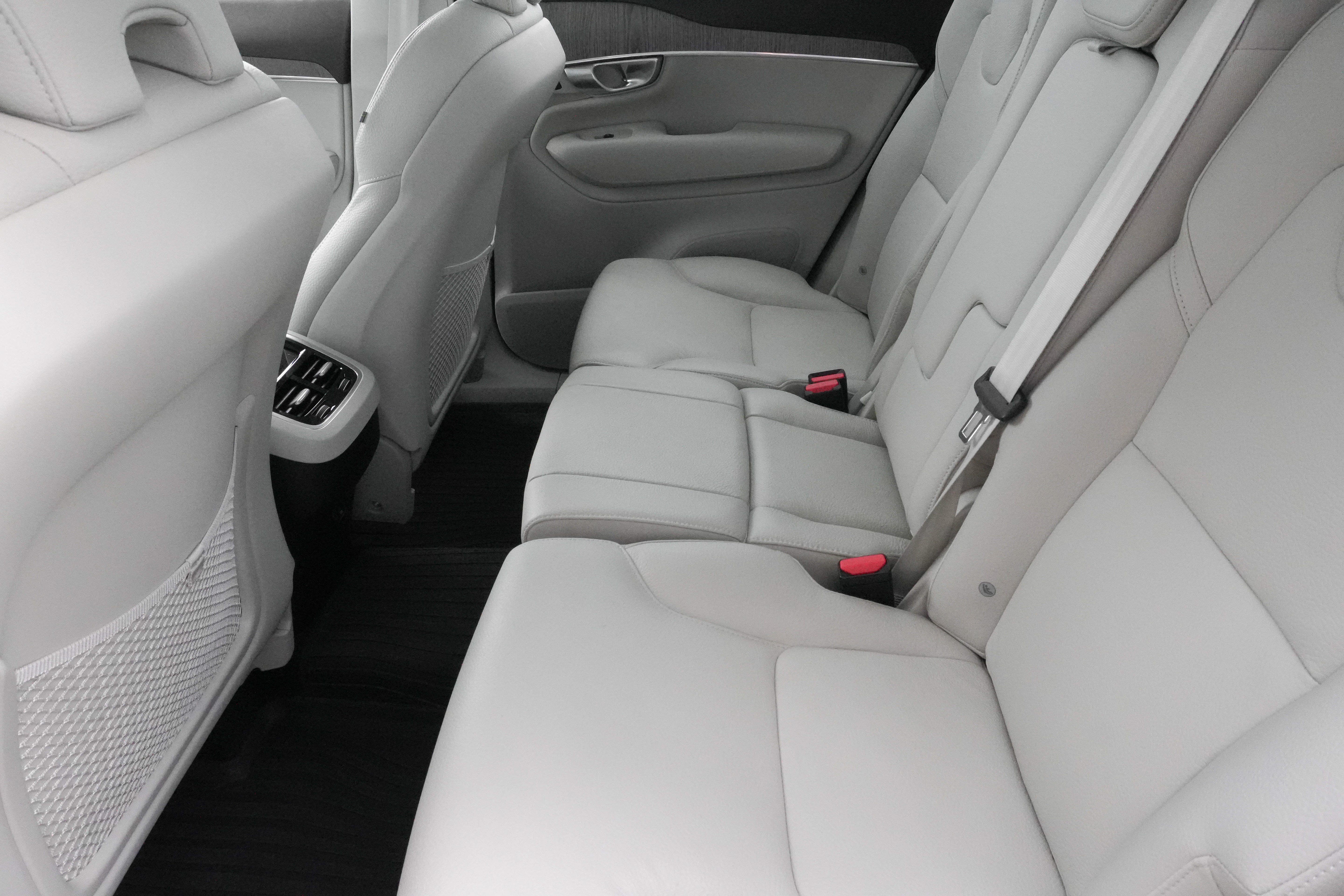 Used 2023 Volvo XC90 B6 Plus w/ Protection Package Premier AWD/4WD image 35