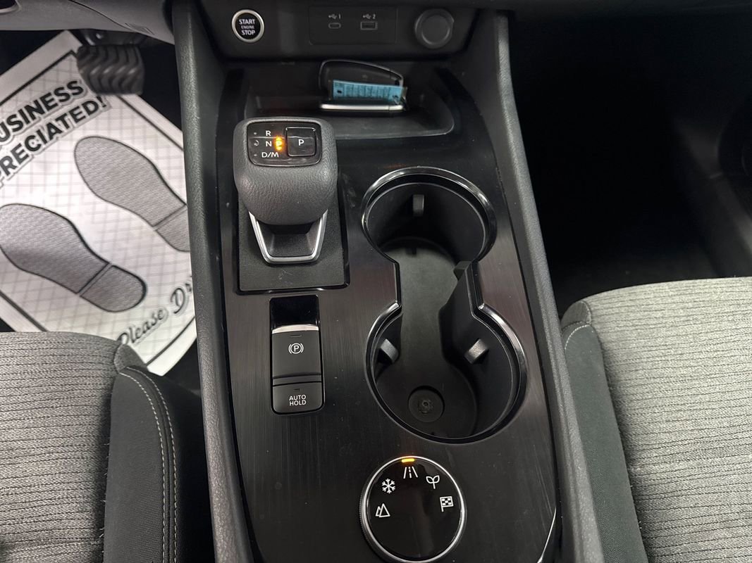 Used 2023 Nissan Rogue SV image 17