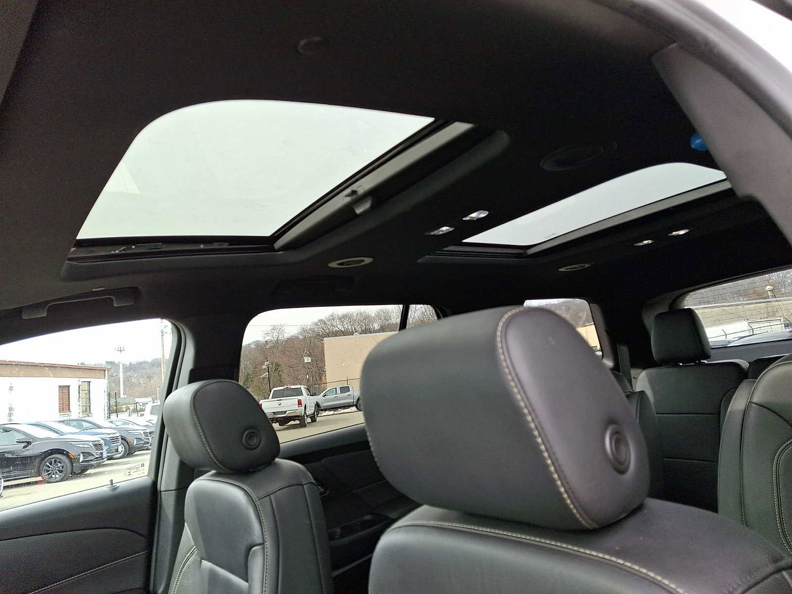 Used 2023 Chevrolet Traverse LT w/ LT Premium Package image 13