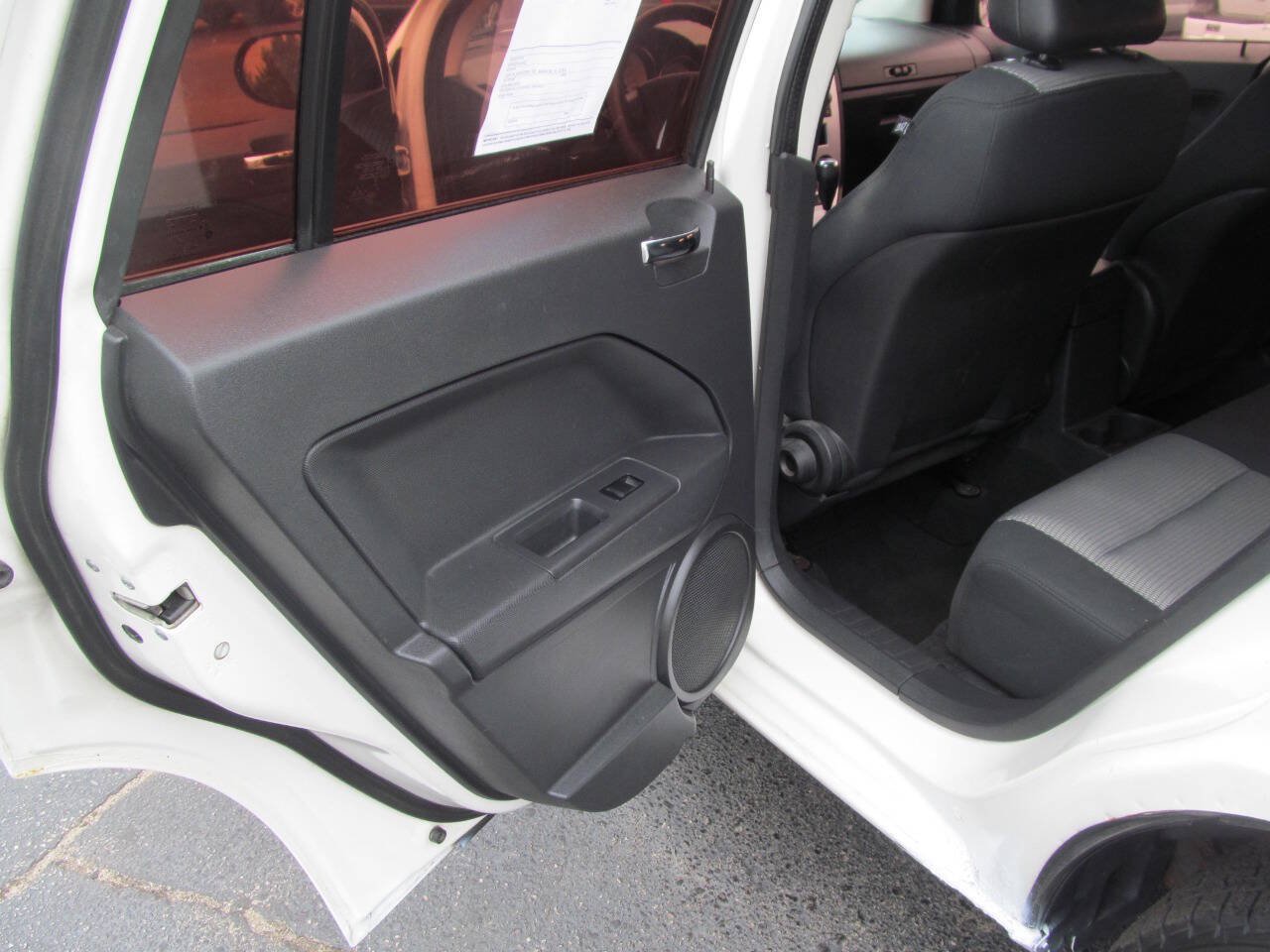 Used 2009 Dodge Caliber SXT FWD image 15