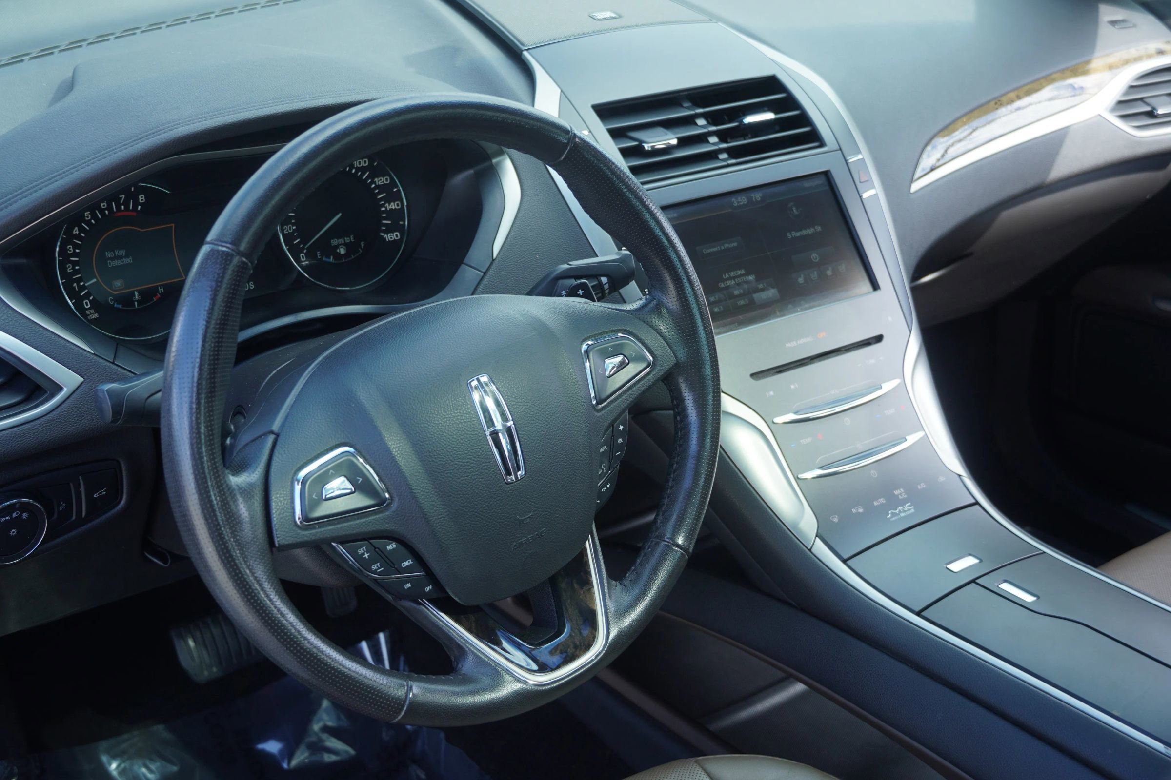 Used 2014 Lincoln MKZ Sedan 4D w/ Equipment Group 102A Reserve image 15