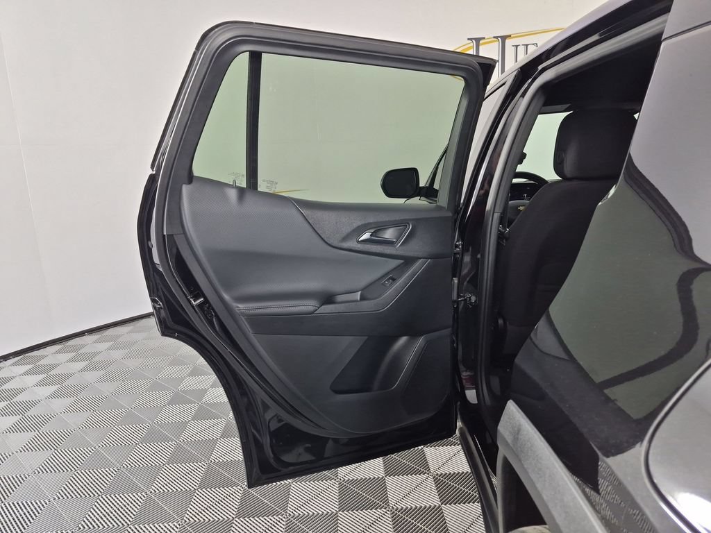 Certified 2025 Chevrolet Equinox LT FWD image 30