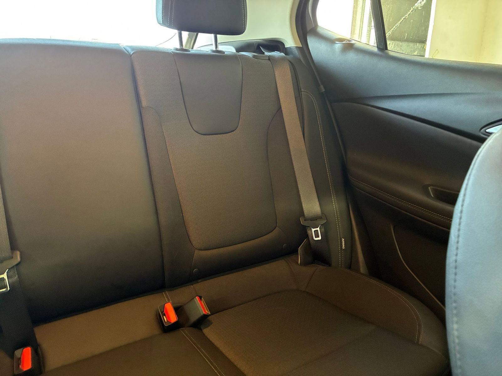 Used 2025 Buick Encore GX Preferred image 36