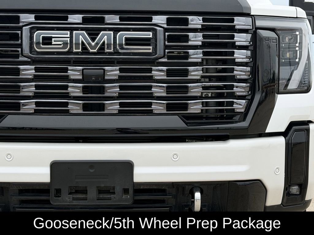 Used 2025 GMC Sierra 2500 Denali Ultimate AWD/4WD image 4