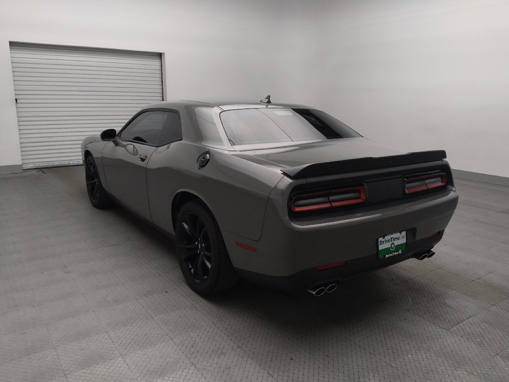 Used 2018 Dodge Challenger SXT w/ Blacktop Package RWD image 5