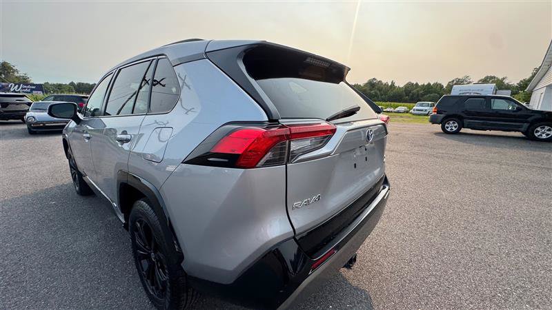 Used 2022 Toyota RAV4 SE w/ SE Grade Weather Package AWD/4WD image 18