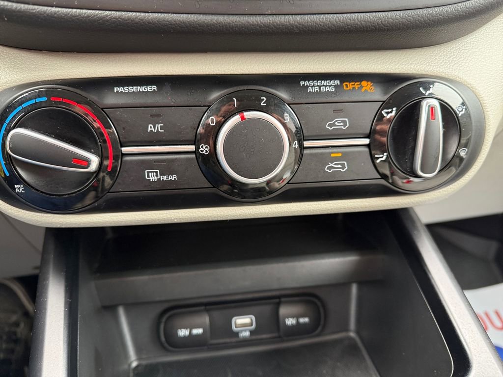 Used 2022 Kia Soul LX image 20