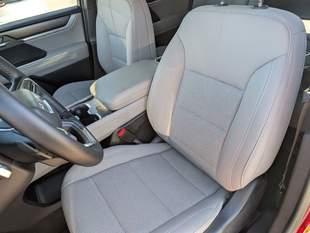 Used 2025 GMC Acadia Elevation FWD image 9