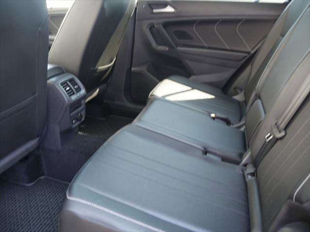 Used 2023 Volkswagen Tiguan SE w/ Panoramic Sunroof Package AWD/4WD image 23