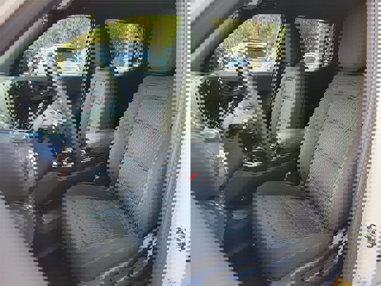 Used 2025 Chevrolet Equinox LT image 15