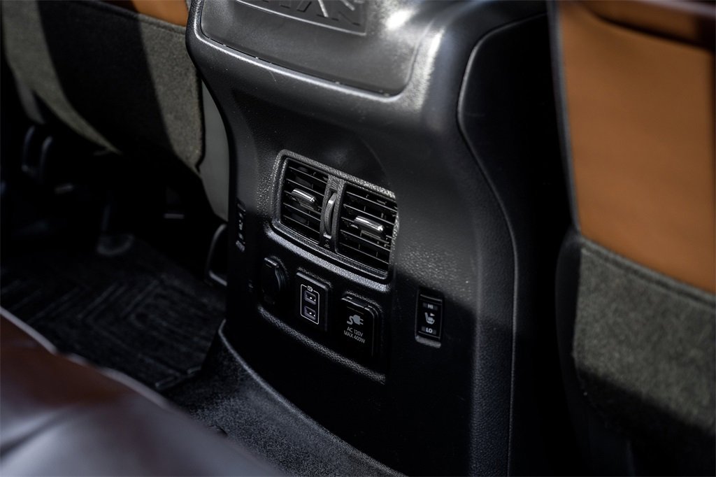 Used 2020 Nissan Titan Platinum Reserve w/ Moonroof Package image 40