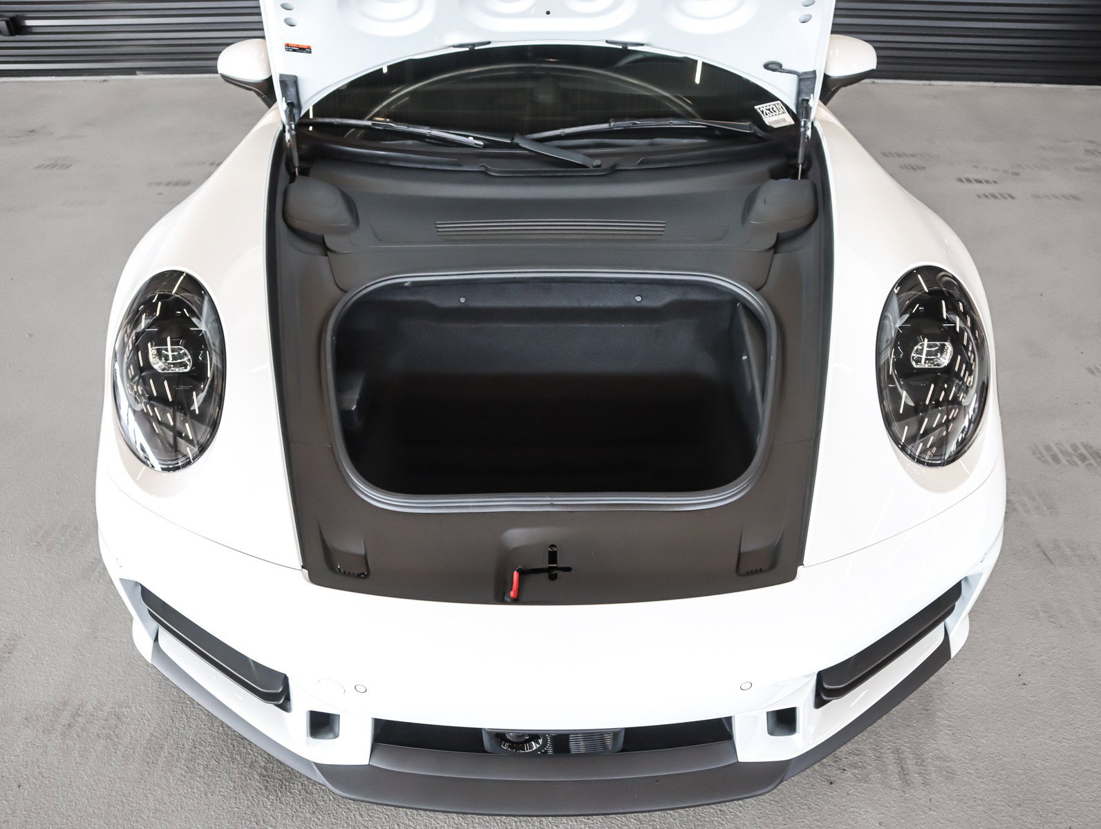 Used 2026 Porsche 911 Carrera RWD image 25