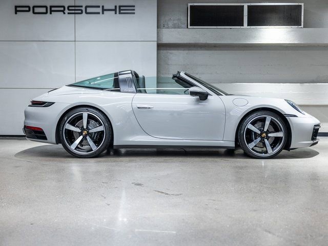 Certified 2022 Porsche 911 Targa 4S w/ Premium Package image 18