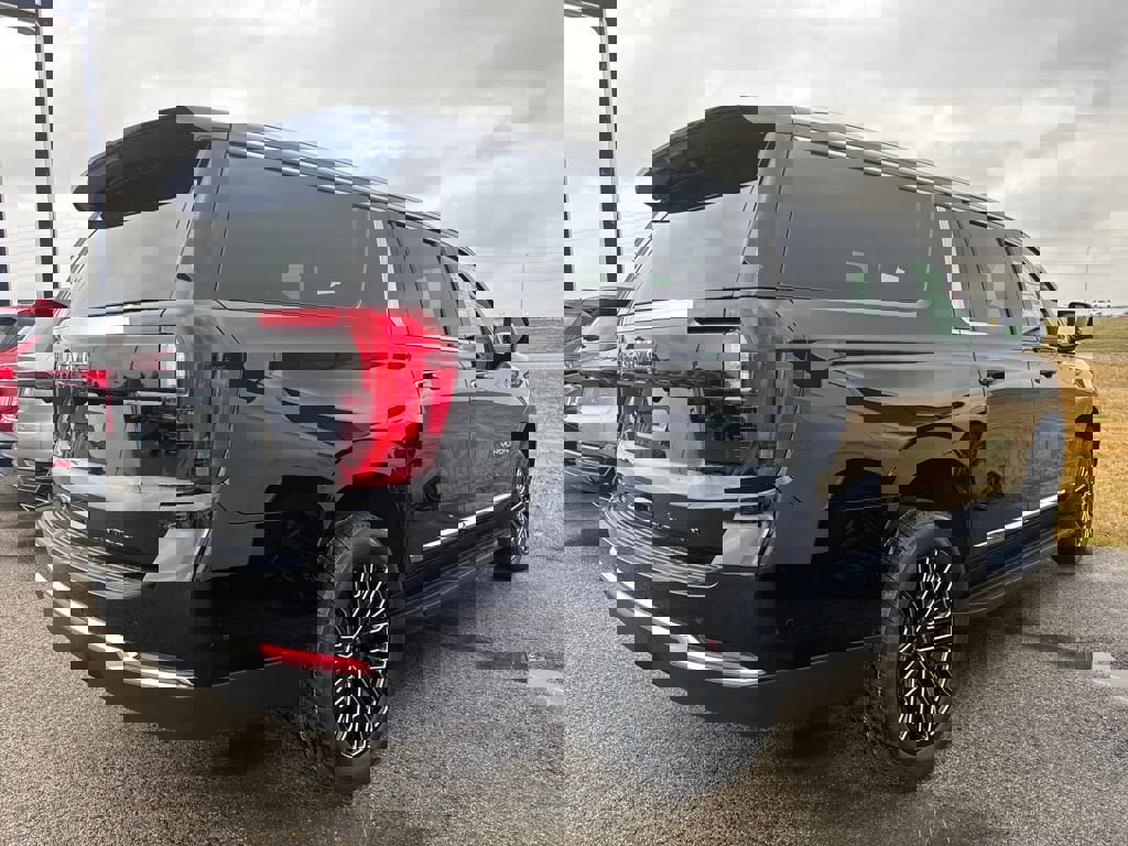 New 2026 GMC Yukon XL Elevation image 7