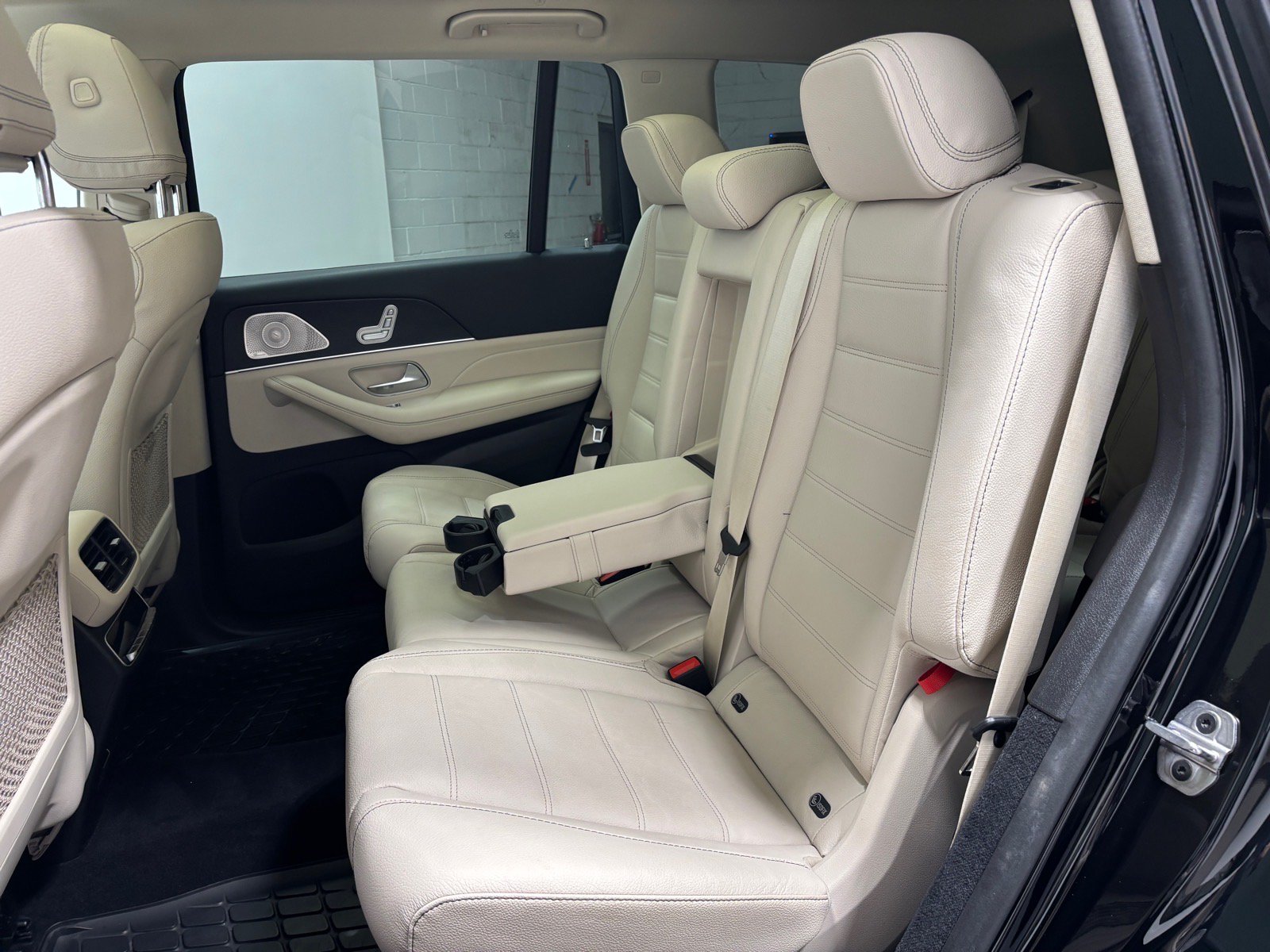 Used 2024 Mercedes-Benz GLS 450 4MATIC image 25