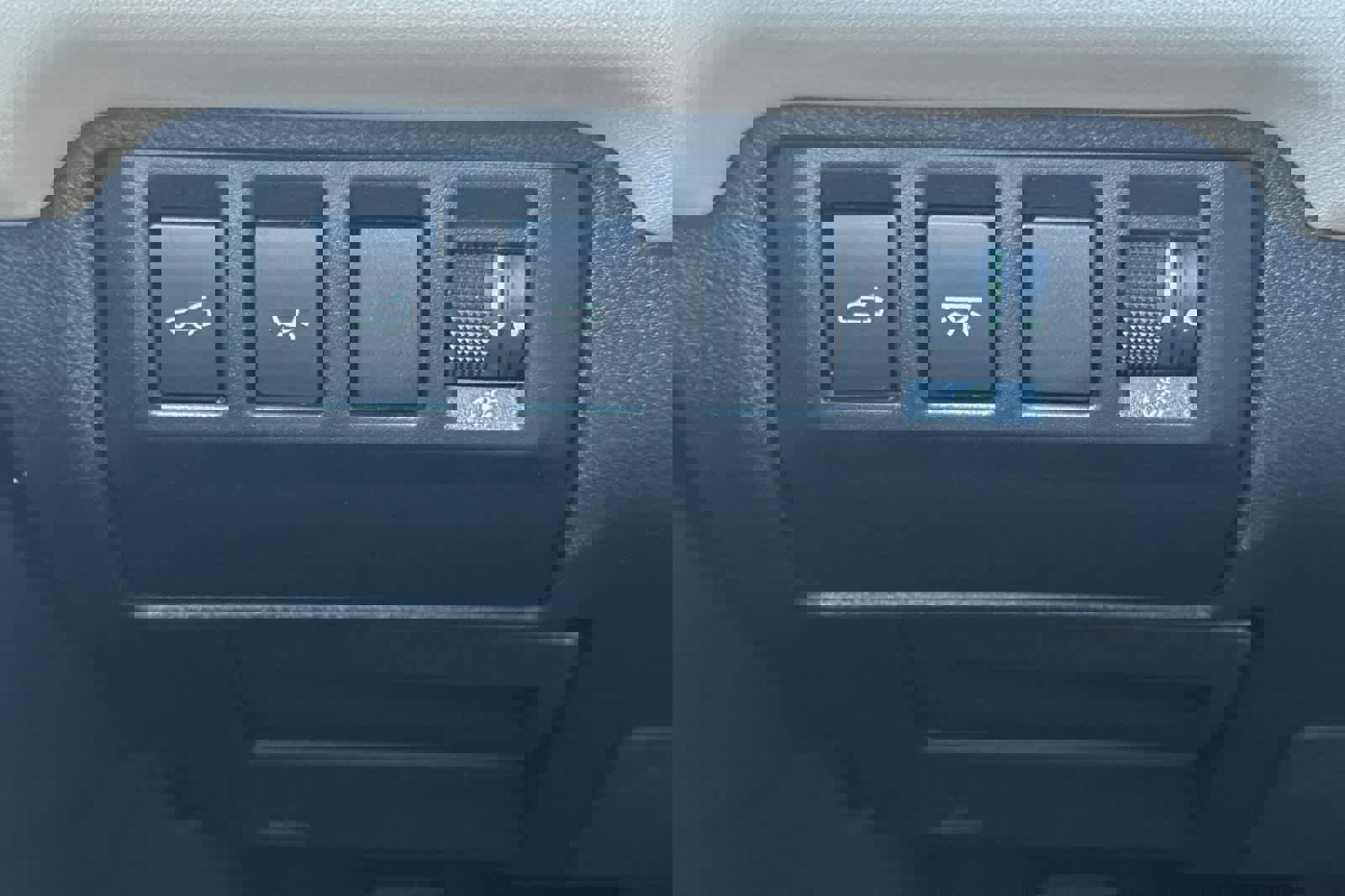 Used 2024 Subaru Ascent Limited w/ Technology Package image 33