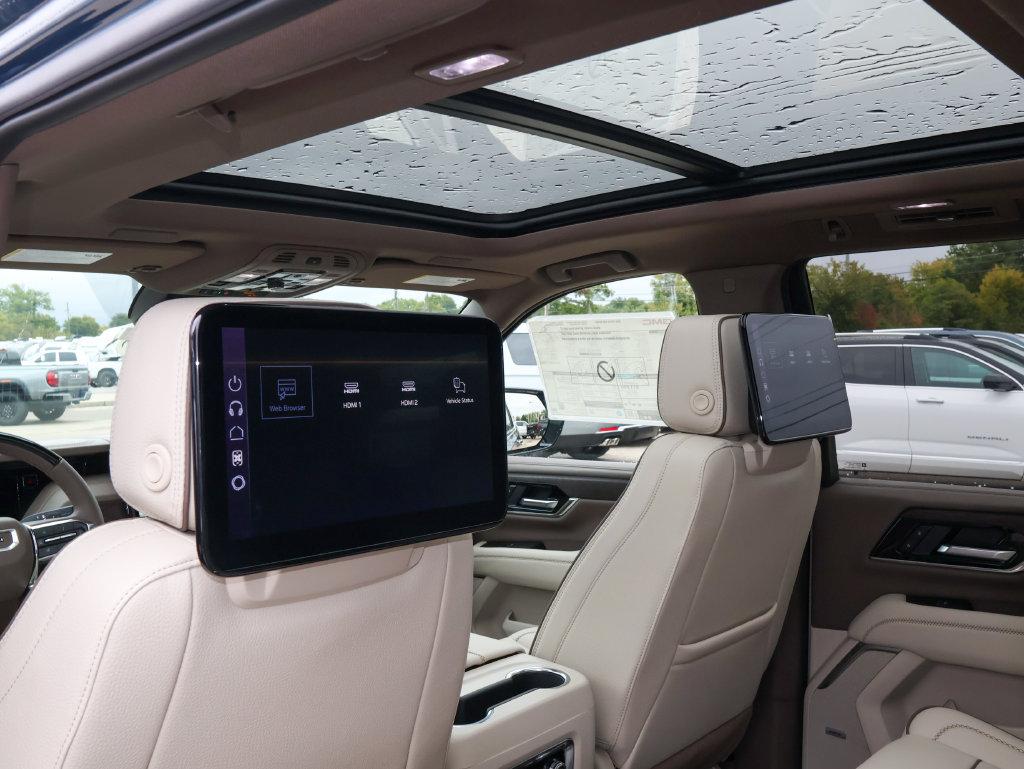 New 2026 GMC Yukon Denali w/ Denali Reserve Package AWD/4WD image 14